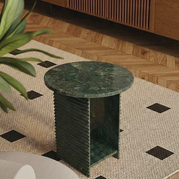 Esme Table